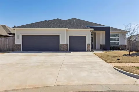 15404 Avalon Ln, Edmond, OK 73013