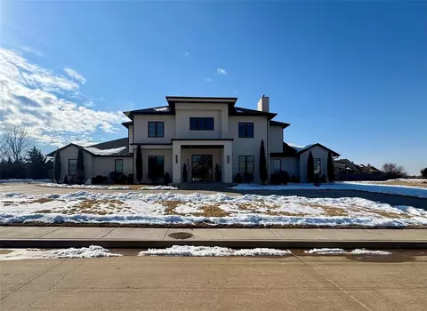 6301 Gold Cypress Dr, Edmond, OK 73025