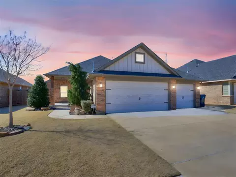 7313 Elaine St, Yukon, OK 73099