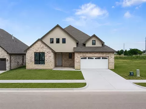 19324 S Country Dr, Edmond, OK 73012