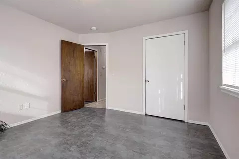 Bedroom - 3101 E Noble Dr, Edmond, OK 73034 photo 4 of 8