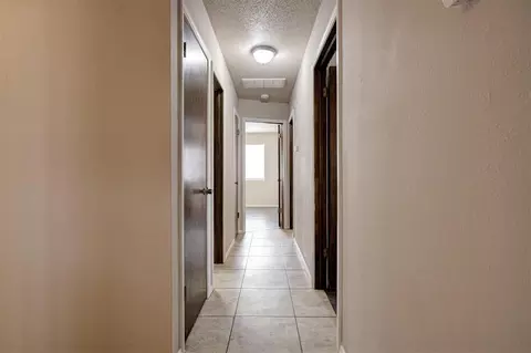 Entry Way - 3101 E Noble Dr, Edmond, OK 73034 photo 3 of 3