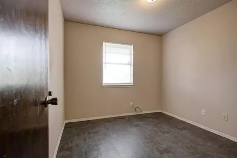 Bedroom - 3101 E Noble Dr, Edmond, OK 73034 photo 1 of 8