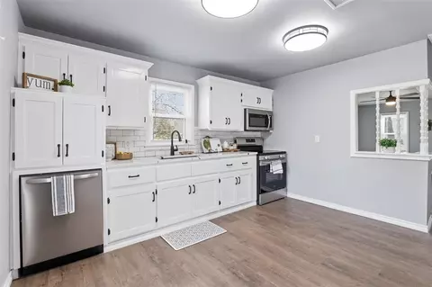 Kitchen - 404 S 3rd Ave, Stroud, OK 74079 photo 2 of 3