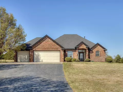 2911 Crane Cir, Blanchard, OK 73010