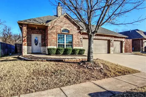4008 Millers Creek Ln, Mustang, OK 73064