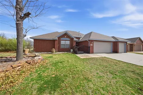 6408 Sandlewood Dr, Oklahoma City, OK 73132