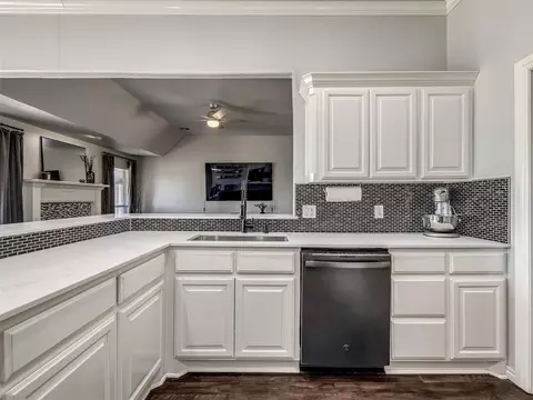 Kitchen - 6910 Rolling Meadows Dr, Tuttle, OK 73089 photo 2 of 2