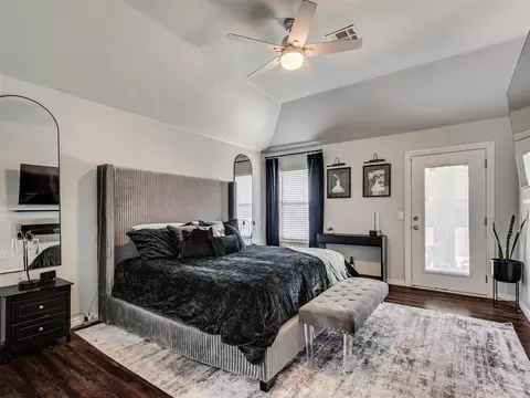 Bedroom - 6910 Rolling Meadows Dr, Tuttle, OK 73089 photo 1 of 5