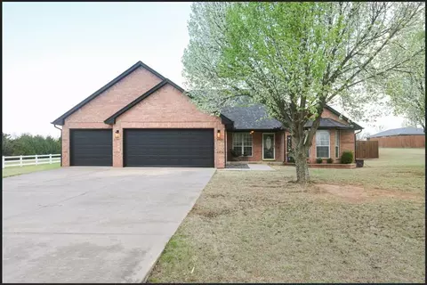 6910 Rolling Meadows Dr, Tuttle, OK 73089