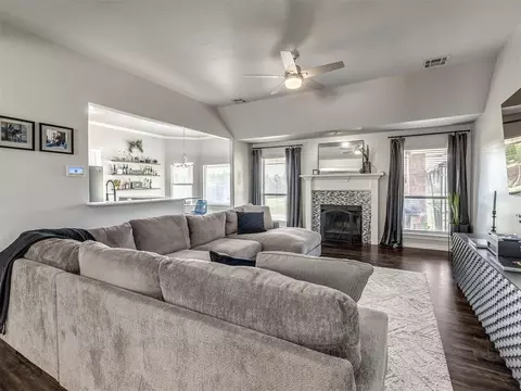 Living - 6910 Rolling Meadows Dr, Tuttle, OK 73089 photo 1 of 2