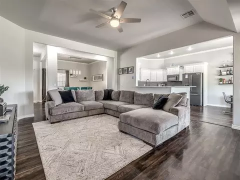 Living - 6910 Rolling Meadows Dr, Tuttle, OK 73089 photo 2 of 2