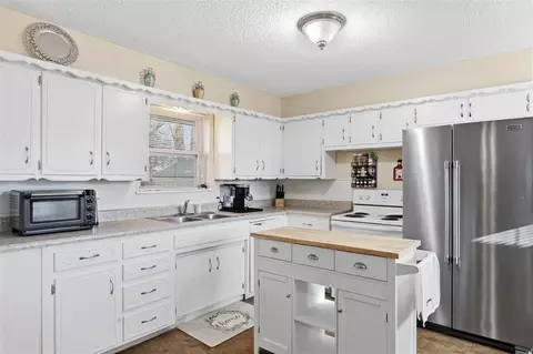 Kitchen - 103 Pine Ave, Yukon, OK 73099 photo 1 of 5