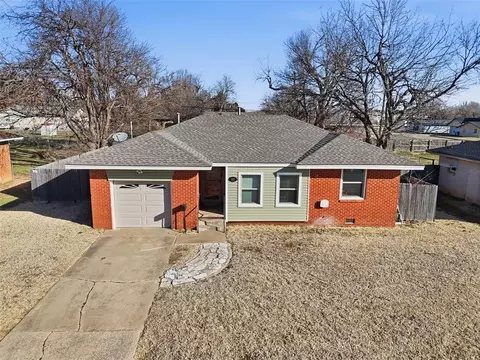 View/Area - 103 Pine Ave, Yukon, OK 73099 photo 1 of 6