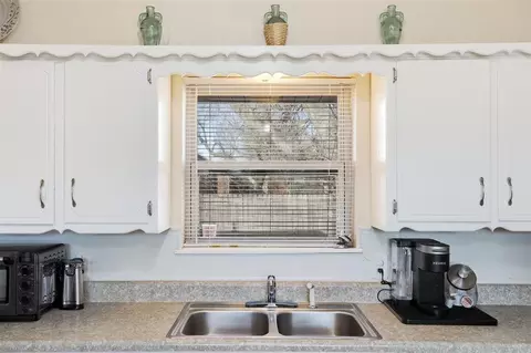 Kitchen - 103 Pine Ave, Yukon, OK 73099 photo 4 of 5