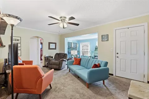 Living - 103 Pine Ave, Yukon, OK 73099 photo 1 of 4