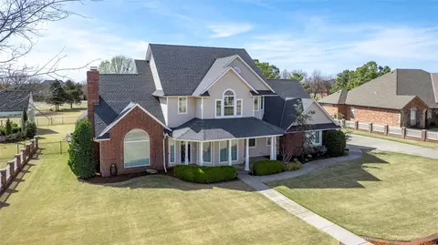 203 N Olde Bridge Rd, Moore, OK 73160