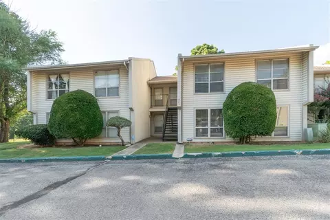 803 Cardinal Creek Dr #B, Norman, OK 73072