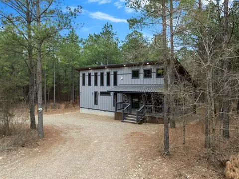 768 Pine Hills Rd, Broken Bow, OK 74728