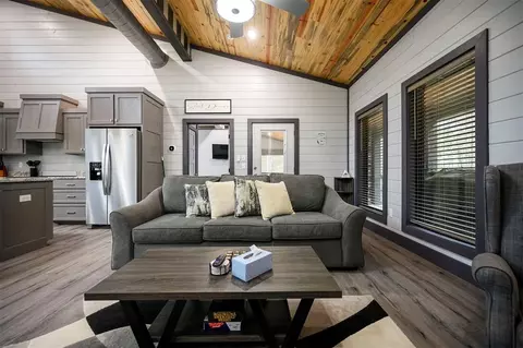 Living - 768 Pine Hills Rd, Broken Bow, OK 74728 photo 6 of 7