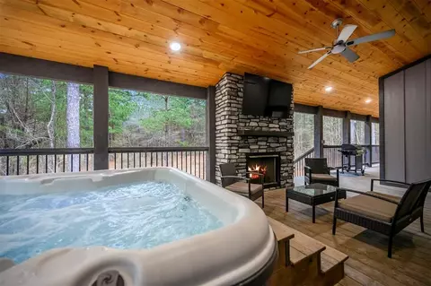 Exterior - 768 Pine Hills Rd, Broken Bow, OK 74728 photo 7 of 13