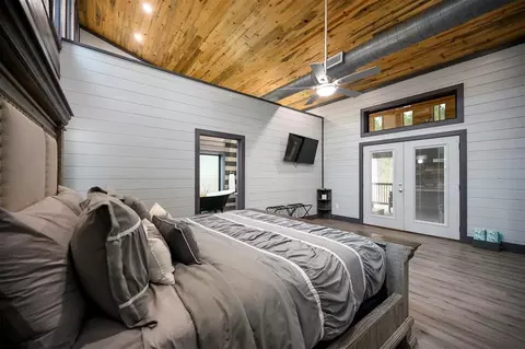 Bedroom - 768 Pine Hills Rd, Broken Bow, OK 74728 photo 3 of 5