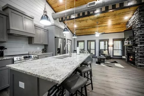 Kitchen - 768 Pine Hills Rd, Broken Bow, OK 74728 photo 3 of 5