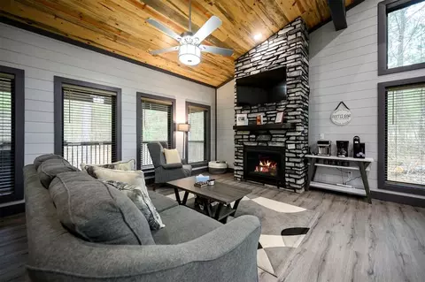 Living - 768 Pine Hills Rd, Broken Bow, OK 74728 photo 1 of 7
