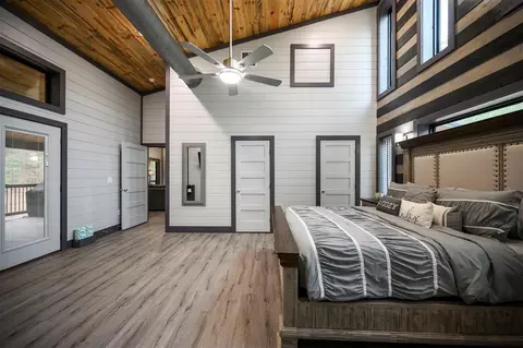 Bedroom - 768 Pine Hills Rd, Broken Bow, OK 74728 photo 5 of 5