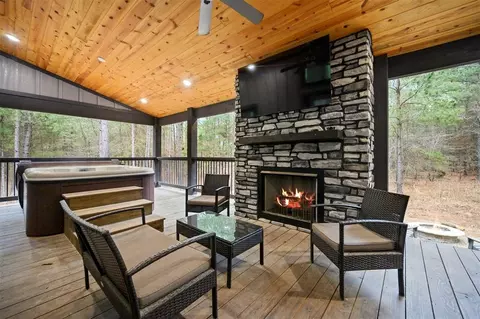 Exterior - 768 Pine Hills Rd, Broken Bow, OK 74728 photo 5 of 13