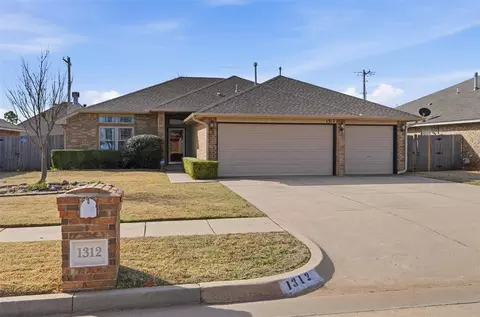 1312 Dawn Ave, Yukon, OK 73099