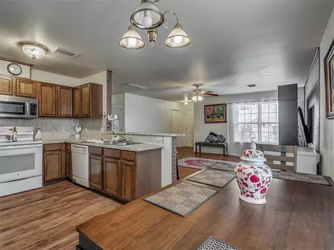536 SE 26th Cir, Oklahoma City, OK 73129