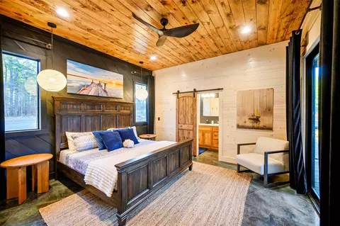 Bedroom - 34 Boulder Lake Dr, Broken Bow, OK 74728 photo 1 of 5
