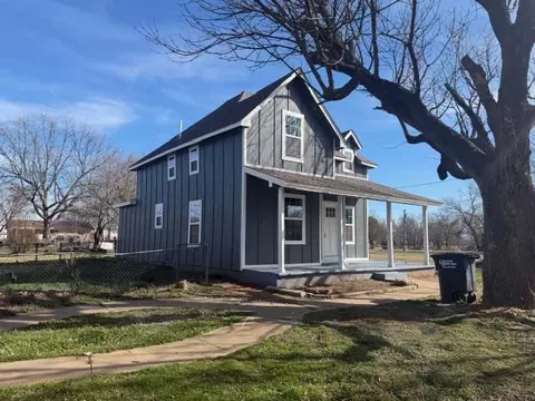 321 S 3rd Ave, Stroud, OK 74079 photo 9