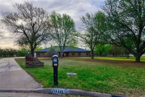 1010 Amy Way, Elk City, OK 73644