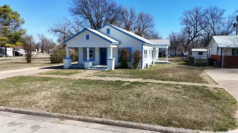 404 S 2nd St, Davis, OK 73030