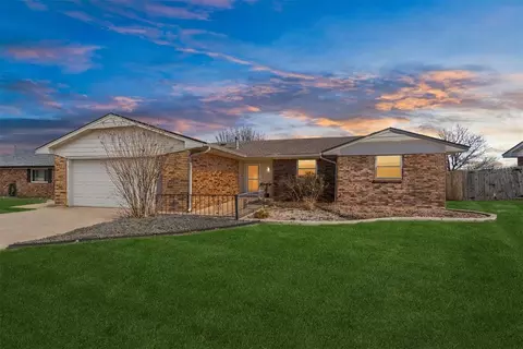 2725 S David Dr, El Reno, OK 73036