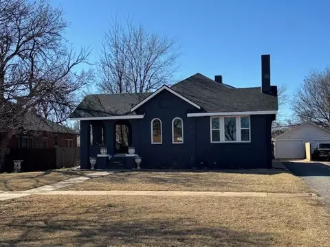 512 N College St, Cordell, OK 73632