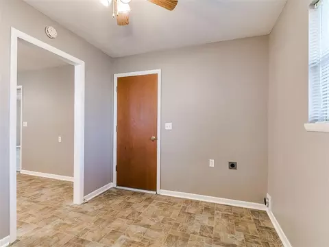 Other - 328 E Van Buren St, Crescent, OK 73028 photo 3 of 7