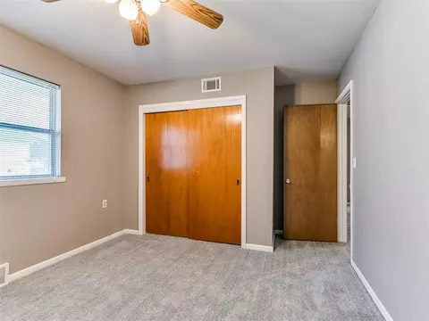 Bedroom - 328 E Van Buren St, Crescent, OK 73028 photo 3 of 9