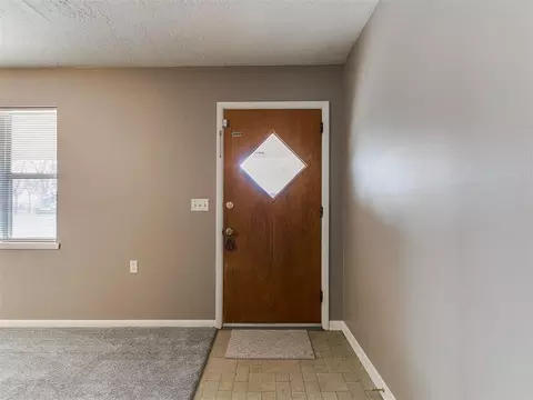Entry Way - 328 E Van Buren St, Crescent, OK 73028 photo 1 of 3