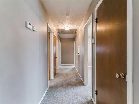Entry Way - 328 E Van Buren St, Crescent, OK 73028 photo 2 of 3