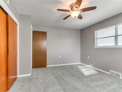 Bedroom - 328 E Van Buren St, Crescent, OK 73028 photo 6 of 9