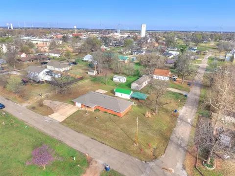 View/Area - 328 E Van Buren St, Crescent, OK 73028 photo 3 of 3