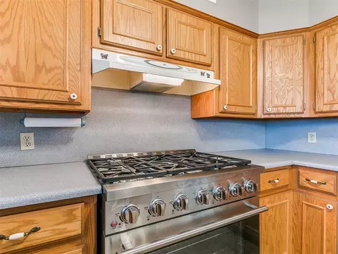 Kitchen - 328 E Van Buren St, Crescent, OK 73028 photo 3 of 8