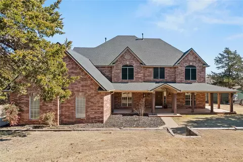 10400 Fawn Trail Rd, Mustang, OK 73064