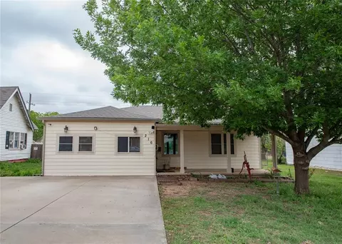 216 N Hitchcock St, Hobart, OK 73651