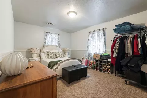 Bedroom - 329302 E 1022 Rd, Harrah, OK 73045 photo 3 of 5