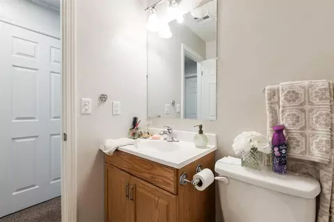 Bath - 329302 E 1022 Rd, Harrah, OK 73045 photo 3 of 4