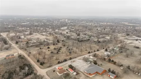1923 E Perkins Ave, Guthrie, OK 73044 photo 16